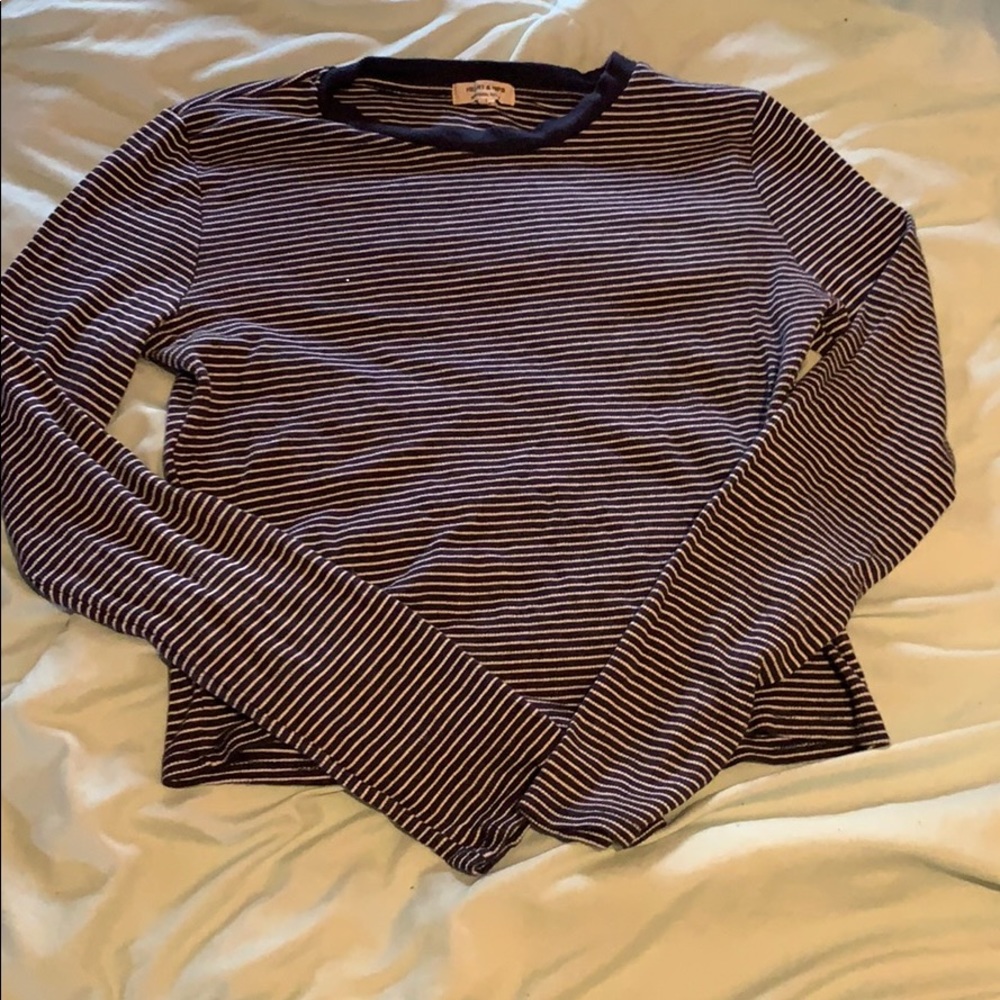 Long sleeve crop top